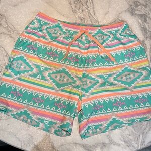 Chubbies En Fuego Shorts Mens X-Large Teal Aztec 5.5" Classic Swim Trunks Lined